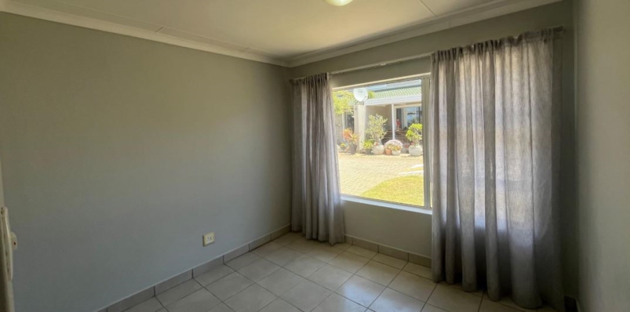 2 Bedroom Property for Sale in Hartenbos Central Western Cape